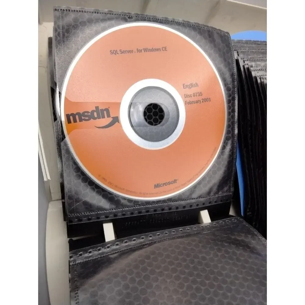 MSDN Software CD's Microsoft Windows 2000 server, Visual Studio Office Jan 2001